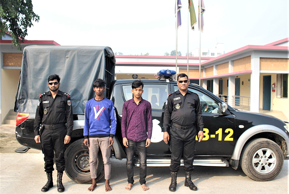 সিরাজগঞ্জে দুই মাদক ব্যবসায়ী আটক 