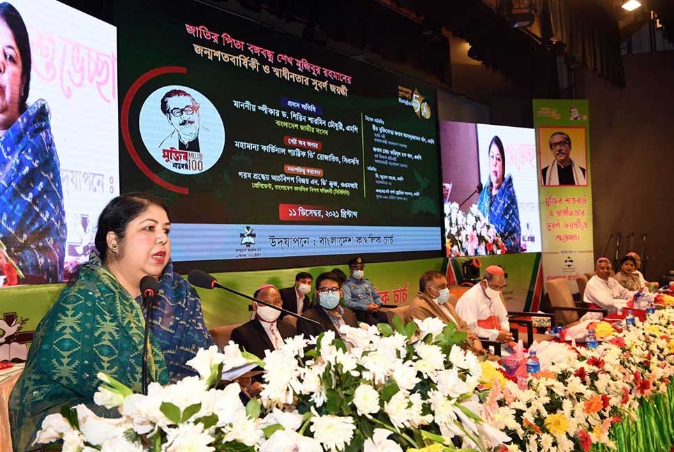 'দুধ উৎপাদন বৃদ্ধি এবং মাছ, মাংস ও ডিমে স্বয়ংসম্পূর্ণতা খামারিদের অনন্য অর্জন'

