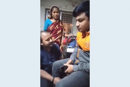 অসুস্থ বাবার সামনে ছেলেকে ছাত্রলীগ নেতার মারধর
