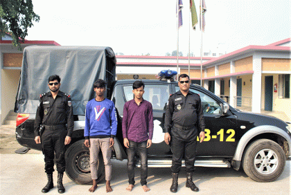 সিরাজগঞ্জে দুই মাদক ব্যবসায়ী আটক 