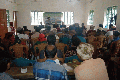 নেছারাবাদে মৃত্তিকা নমুনা সংগ্রহ বিষয়ক প্রশিক্ষণ 
