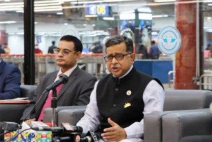 বিমানবন্দরে ট্রলি সংকট, দুঃখ প্রকাশ করলেন বিমান প্রতিমন্ত্রী

