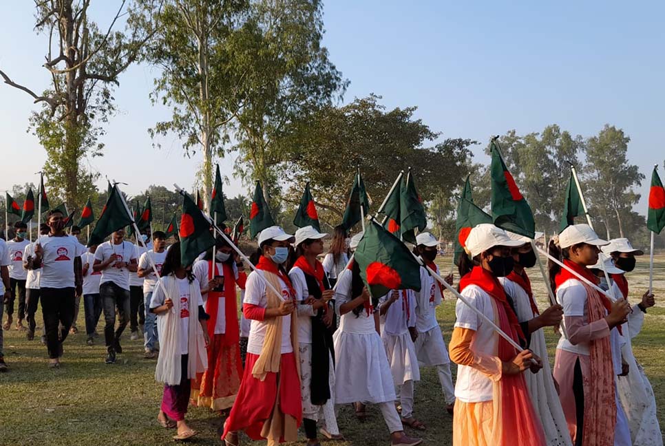 সোনাতলায় ব্যতিক্রমী কর্মসূচিতে বিজয়ের সুবর্ণজয়ন্তী পালিত