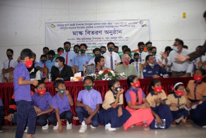 শ্রীমঙ্গলে শিক্ষার্থীদের মধ্যে মাস্ক বিতরণ