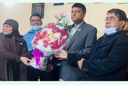 লক্ষ্মীপুর পৌরসভার নতুন মেয়র মাসুমের দায়িত্ব গ্রহণ