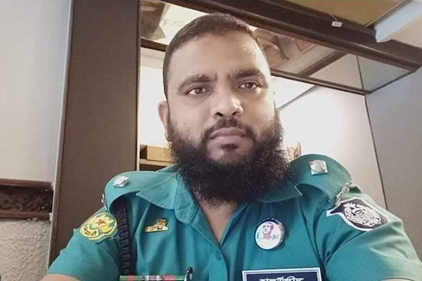 আড়াইহাজারে সড়ক দুর্ঘটনায় পুলিশ পরিদর্শক নিহত