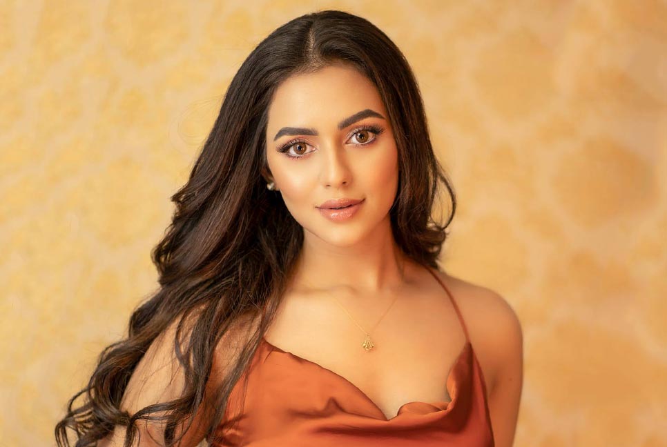লন্ডন থেকে আইনে স্নাতক ডিগ্রি নিলেন নুসরাত ফারিয়া
