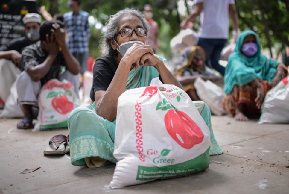 চিকিৎসা ব্যয় মেটাতে চরম দরিদ্র ৫০ কোটি মানুষ