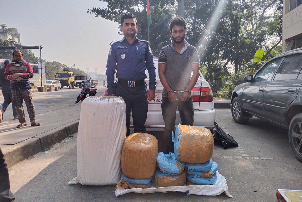 আশুগঞ্জে গাঁজাসহ তিন যুবক আটক