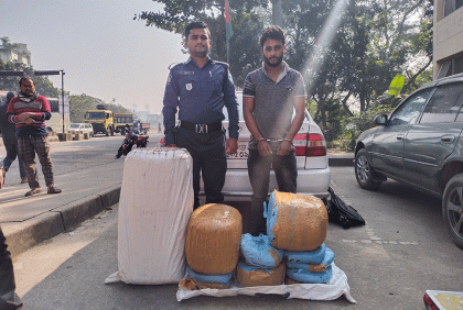 আশুগঞ্জে গাঁজাসহ তিন যুবক আটক
