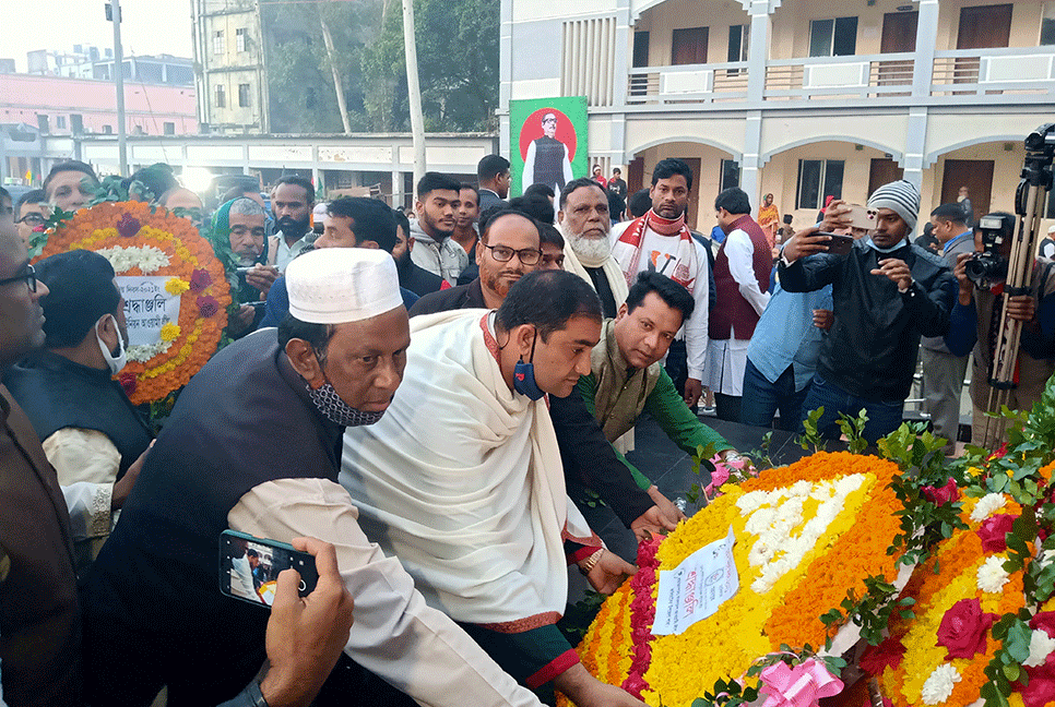 কালিয়াকৈরে বিজয় দিবসে শহীদদের প্রতি শ্রদ্ধা