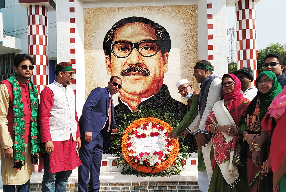 বিজয় দিবসে মোরেলগঞ্জে বঙ্গবন্ধুর প্রতিকৃতিতে শ্রদ্ধা