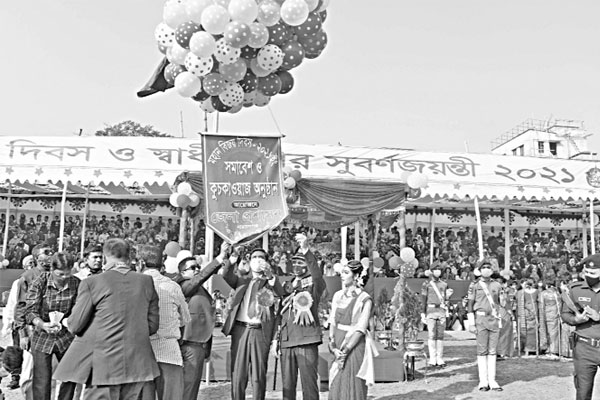 বিজয়ের সুবর্ণজয়ন্তী ও মুজিববর্ষের বর্ণাঢ্য উদযাপন