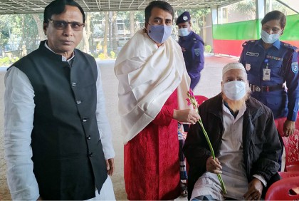 
কুড়িগ্রামে পুলিশ মুক্তিযোদ্ধাদের সংবর্ধনা
