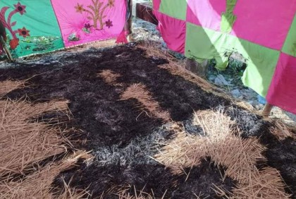 খামারপাড়া ইউপিতে নৌকার নির্বাচনী বুথে অগ্নিসংযোগ