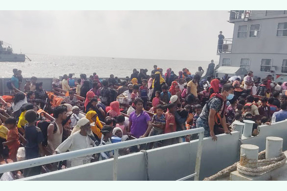 ভাসানচরের পথে আরও ৬ শতাধিক রোহিঙ্গা 