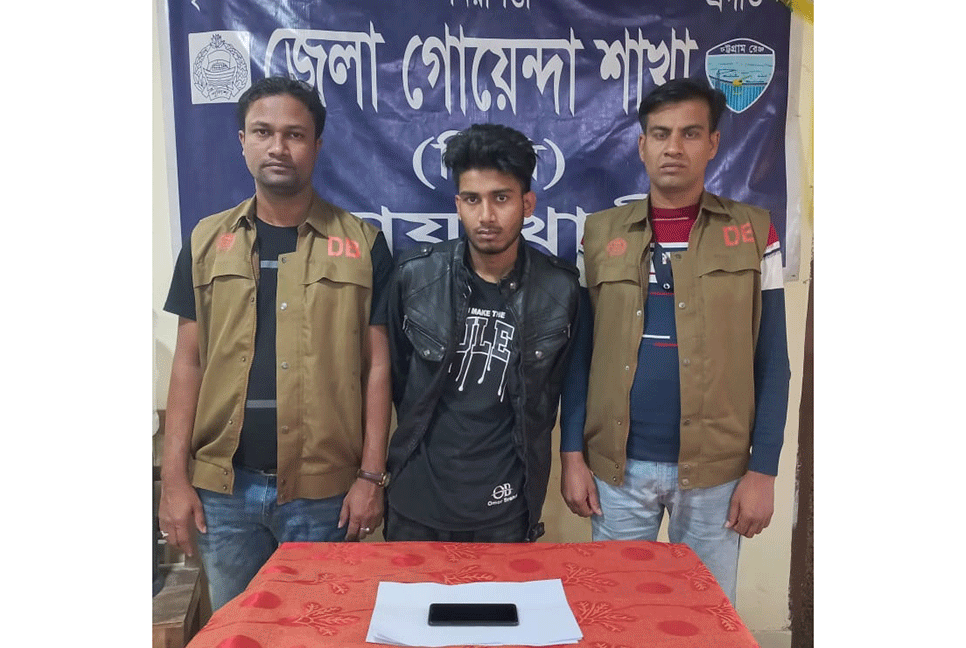 নোয়াখালীতে কিশোর গ্যাং শাকিল বাহিনীর প্রধান গ্রেফতার
