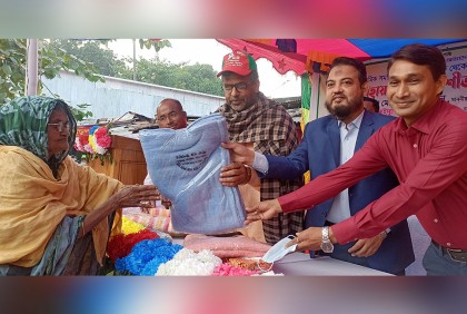 ঝিনাইদহে দুস্থ ও অসহায়দের মাঝে শীতবস্ত্র বিতরণ