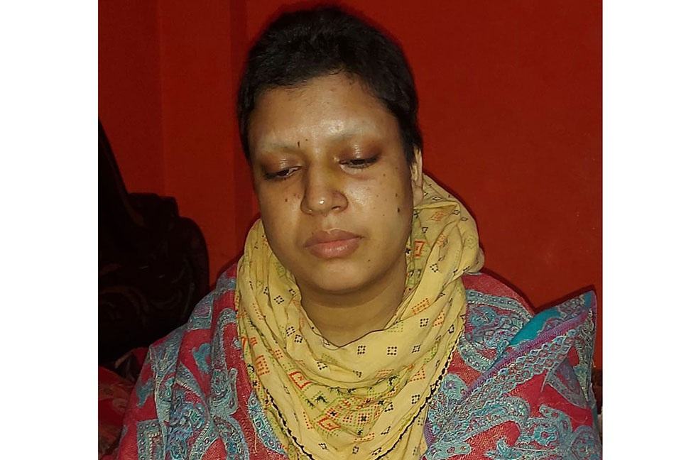 যৌতুকের দাবিতে গৃহবধূকে নির্যাতন
