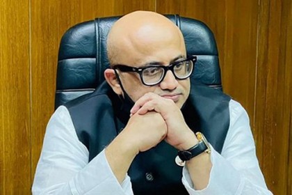 ডা. মুরাদ হাসানের বিরুদ্ধে পঞ্চগড়ে মামলা
