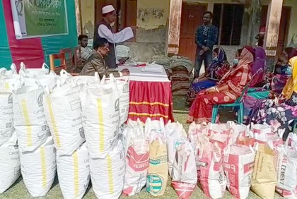 কলাপাড়ায় নারী উদ্যোক্তাদের মাঝে কৃষি উপকরণ বিতরণ