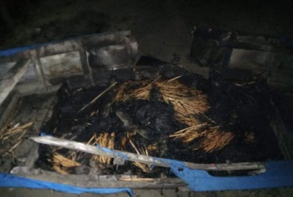 গঙ্গাচড়ায় নৌকা প্রতীকে আগুন, উত্তেজনা