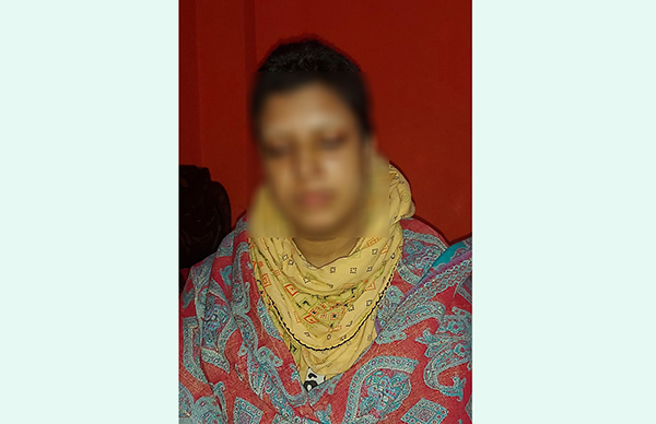সিরাজগঞ্জে মধ্যযুগীয় কায়দায় গৃহবধূকে নির্যাতনের অভিযোগ 