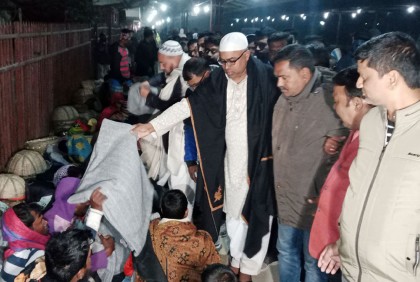 জামালপুরে শীতার্তদের মাঝে কম্বল বিতরণ 