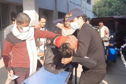 
লক্ষ্মীপুরে স্বতন্ত্র চেয়ারম্যান প্রার্থীর ওপর হামলা