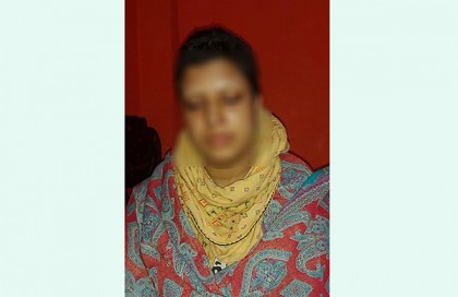 সিরাজগঞ্জে মধ্যযুগীয় কায়দায় গৃহবধূকে নির্যাতনের অভিযোগ 
