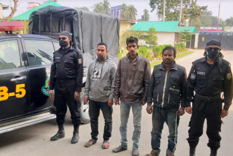 নাটোরে আন্তঃজেলা মোটরসাইকেল চোর চক্রের ৩ সদস্য আটক