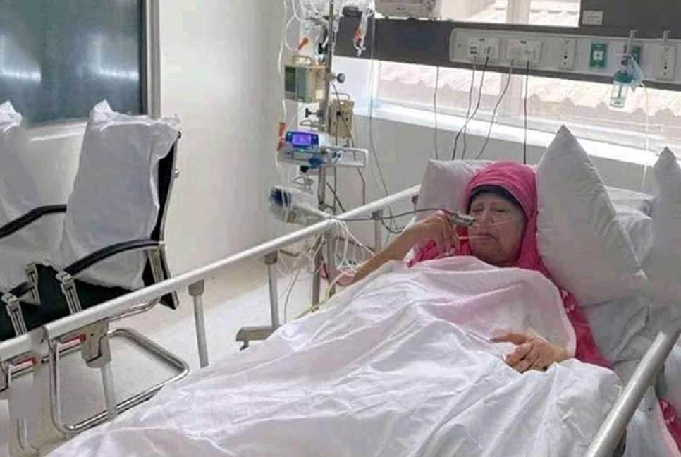 'খালেদা জিয়াকে বাঁচাতে হলে বিদেশ নিতেই হবে'


