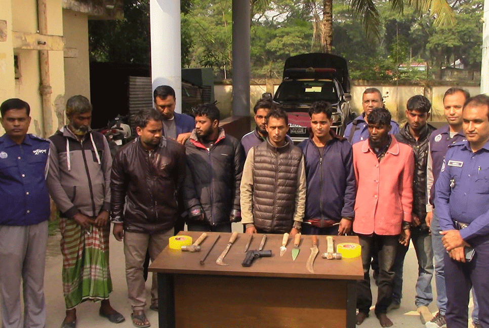 ফরিদপুরে ডাকাত দলের ৮ সদস্য গ্রেফতার