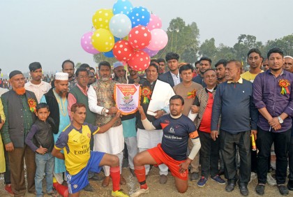 কাহালুতে শেখ
রাসেল স্মৃতি ফুটবল টুর্নামেন্টের উদ্ধোধন