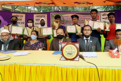 বিজয় দিবস উপলক্ষে লাকসামে ব্যাডমিন্টন প্রতিযোগিতা 