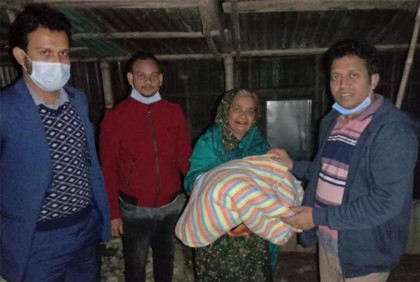 
শীতার্ত মানুষের মাঝে কম্বল বিতরণ 