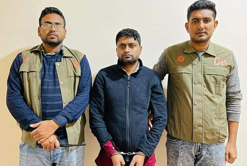 মাকে গলাকেটে হত্যার ২০ মাস পরে ছেলে গ্রেফতার