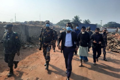 অবৈধভাবে কাঠ পোড়ানোয় সাড়ে ৫ লাখ টাকা জরিমানা