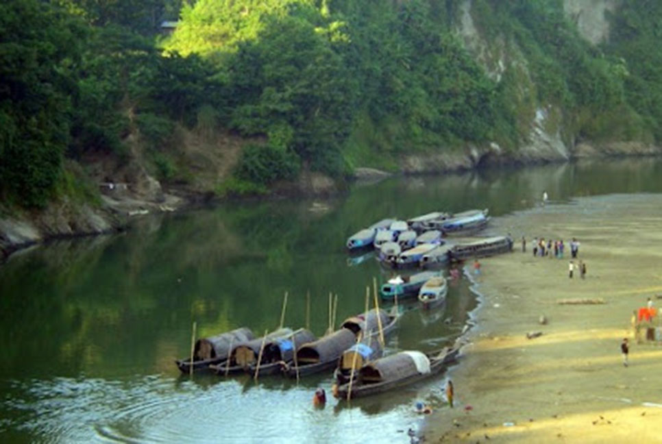 সাঙ্গু নদীতে গোসল করতে নেমে পর্যটকের মৃত্যু, নিখোঁজ ২
