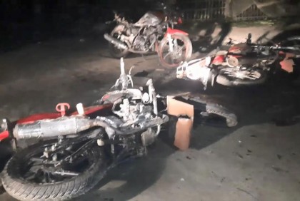 নৌকাপ্রার্থীর প্রচার বহরে হামলা, ১২ মোটরসাইকেলে অগ্নিসংযোগ