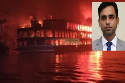 সেই লঞ্চ থে‌কে লা‌ফি‌য়ে স্ত্রীসহ প্রা‌ণে বাঁচ‌লেন পাথরঘাটার ইউএনও