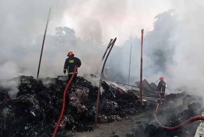 কালিয়াকৈরে ঝুটের গোডাউন অগ্নিকাণ্ড