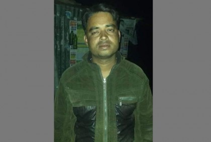 অস্ত্র নিয়ে মহড়া, তাহেরপুর পৌর মেয়রের ড্রাইভার অস্ত্রসহ আটক