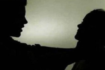 ভাগ্নের সঙ্গে পরকীয়ার জেরে পিটুনিতে প্রাণ গেল মামির!


