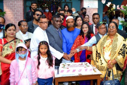 বগুড়ায় শান্তি ও
সমৃদ্ধির প্রত্যাশায় বড়দিন পালিত 