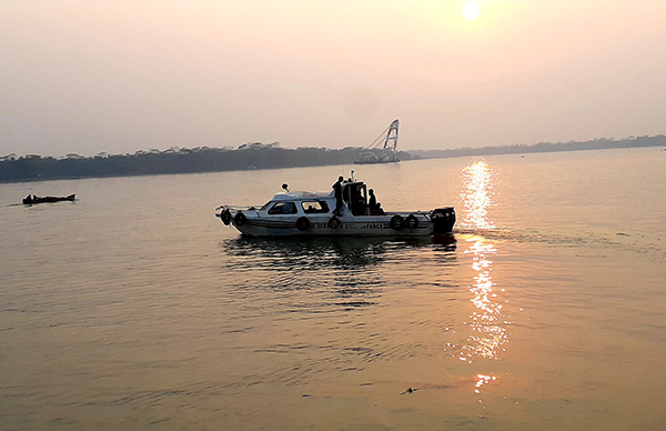 লঞ্চে অগ্নিকাণ্ডের ঘটনায় এখনও নিখোঁজ অর্ধশত