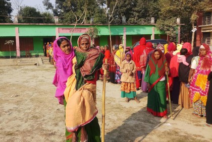 কুড়িগ্রামে ২১ ইউনিয়নে ভোটগ্রহণ চলছে