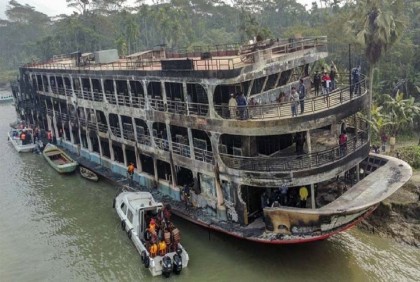প্রাণ বাঁচাতে ছোট ছেলেকে নিয়ে নদীতে লাফ, বড়জনকে পেলেন মর্গে