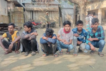 কিশোরগঞ্জে জাল ভোট দেয়ার অভিযোগে ৬ কিশোর আটক