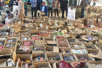 বেনাপোলে ক্যাপসিকামের বক্সে মিললো ভারতীয় শাড়ি